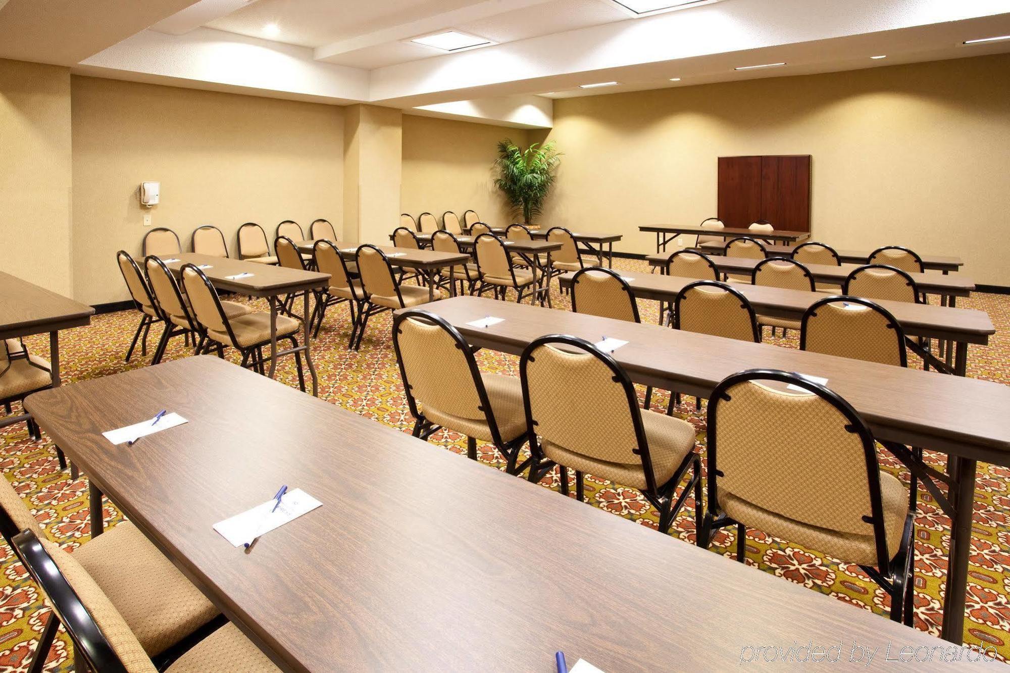 Holiday Inn Express Clanton Facilities photo